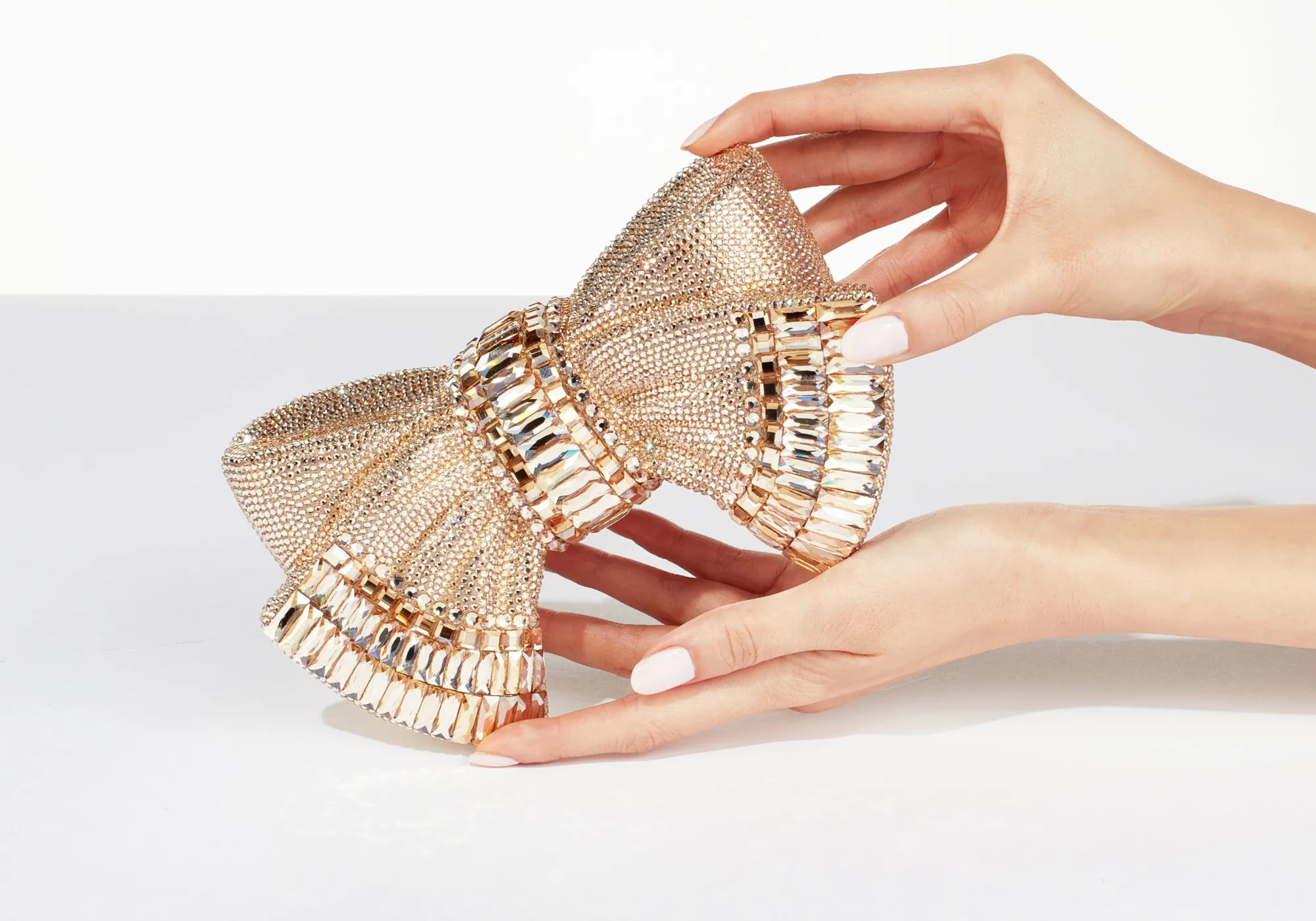 Bow Deco Gems Prosecco*Judith Leiber Online
