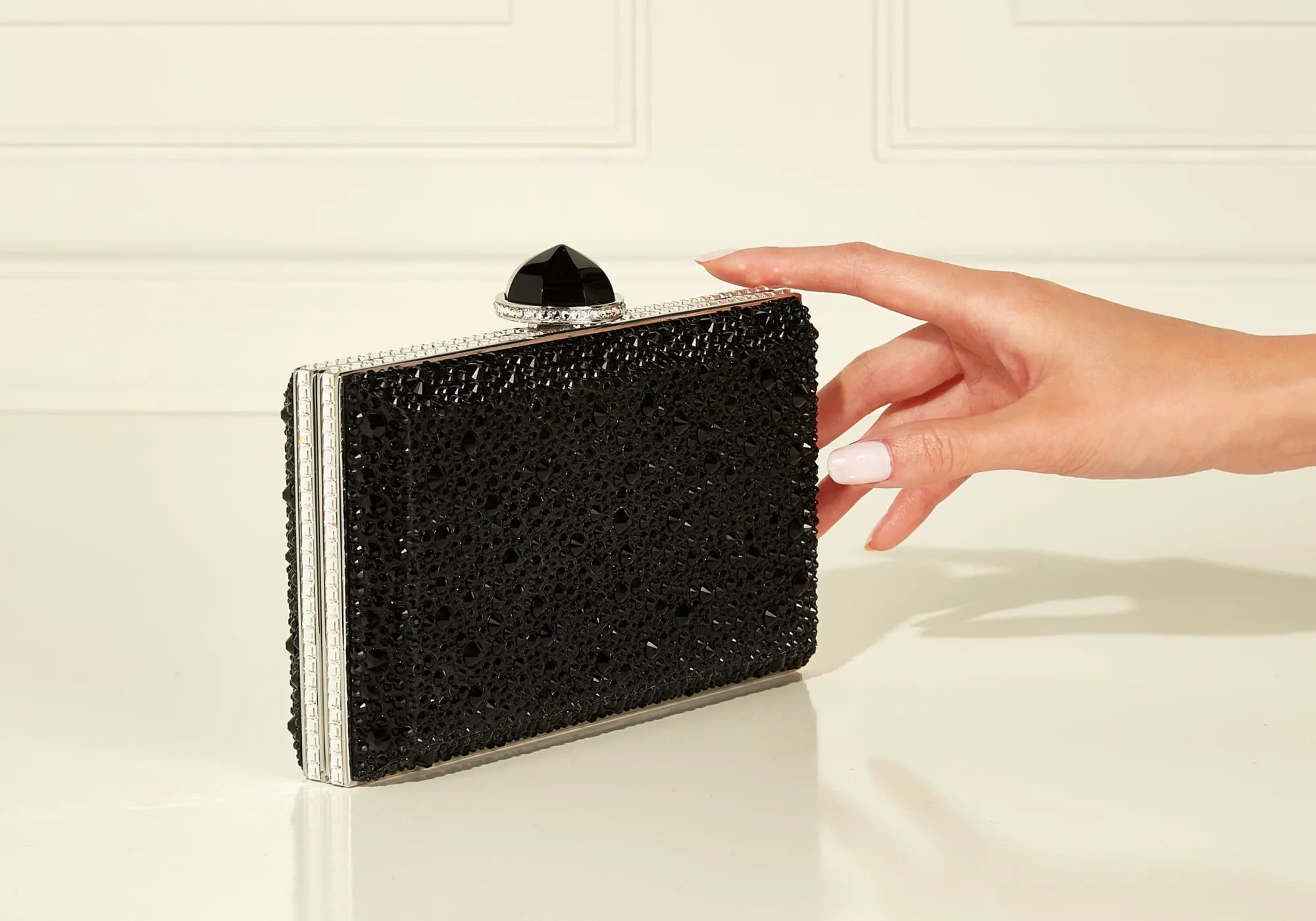 Skylar Crystal Caviar Black*Judith Leiber Best