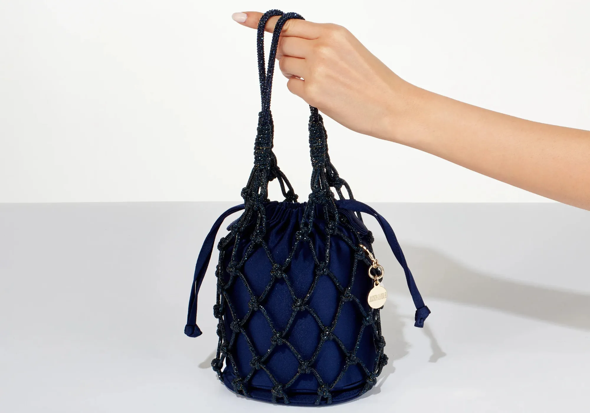 Sparkle Net Pouch Navy*Judith Leiber Hot